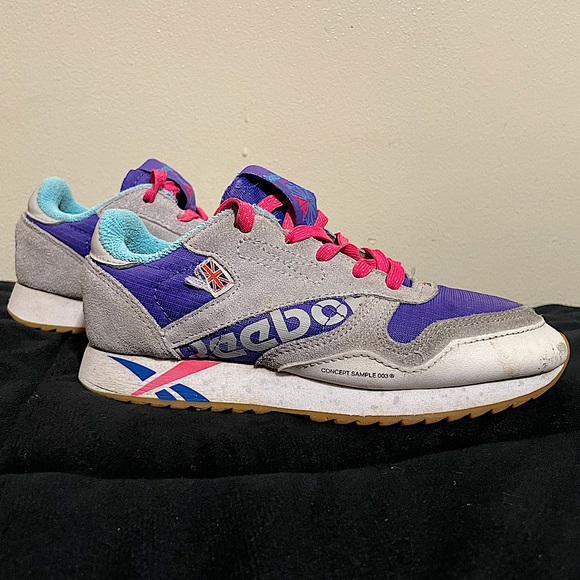 Reebok tennis shoes - Picture 3 of 15